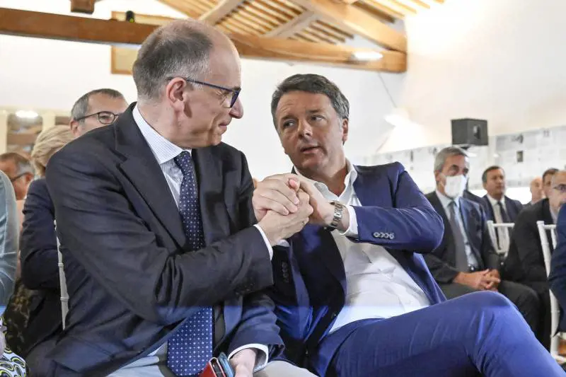 Il sondaggio "falso", poi la telefonata di fuoco. Così avvenne lo strappo tra Letta e Renzi