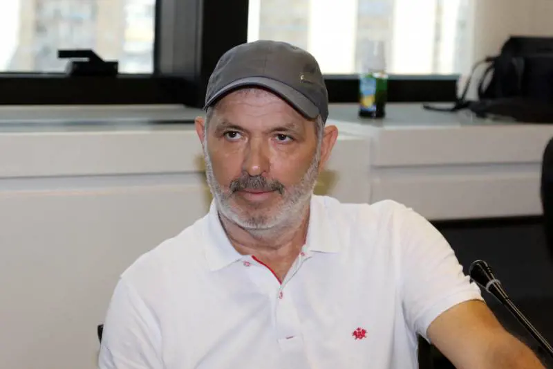 Cellulari e droga a Poggioreale: arrestato garante dei detenuti. Chi è Pietro Ioia