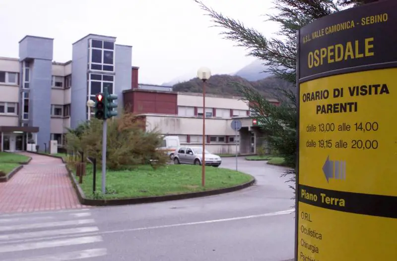 Una comitiva di 57 turisti spagnoli provenienti da Alicante è stata soccorsa in un hotel a Darfo dopo aver cominciato ad accusare malori di varia natura