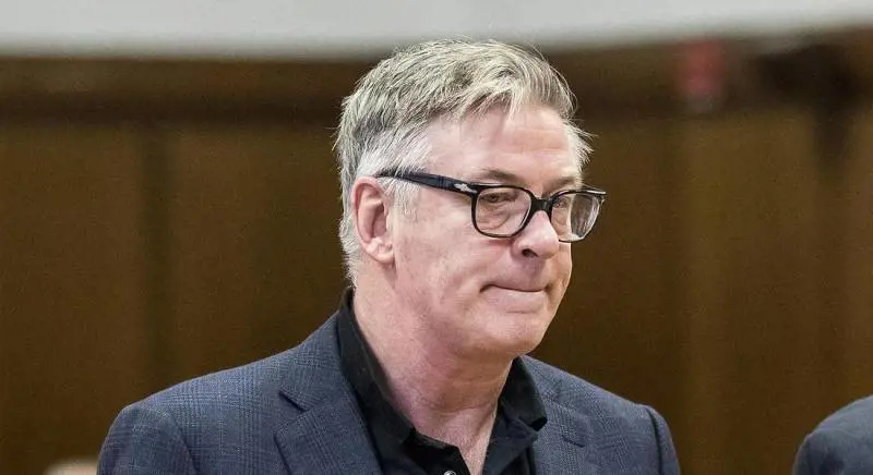 Sparatoria sul set di Rust: Alec Baldwin rischia di andare a processo