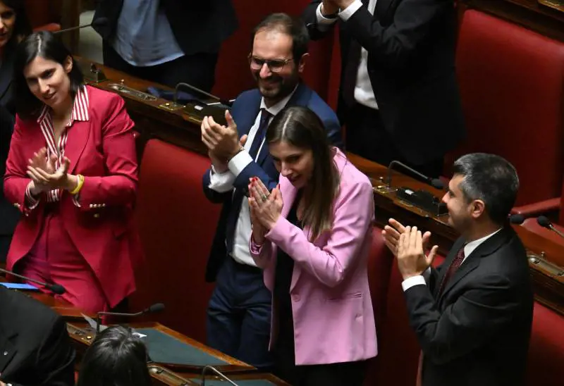 L'opposizione già a pezzi: poltrone solo a Pd e M5s, Terzo polo sull'Aventino
