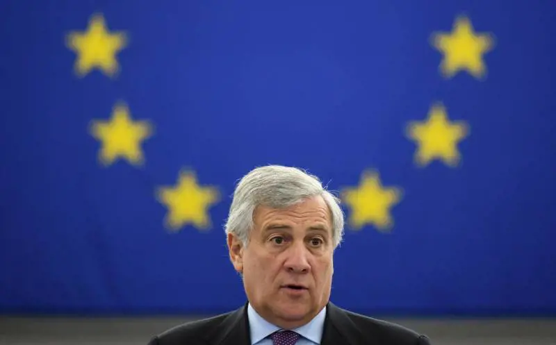 Meloni influenzata: al vertice Med 9 va Tajani