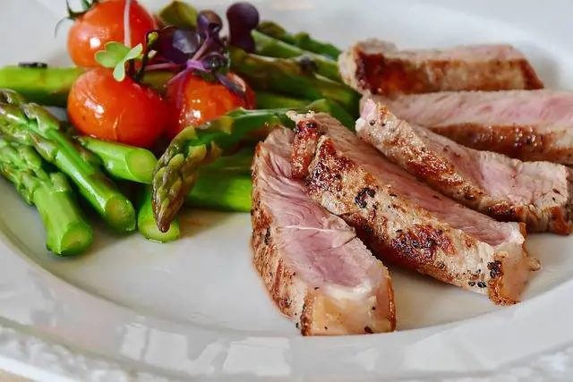 Dieta chetogenica, cos'è e quali sono gli effetti collaterali