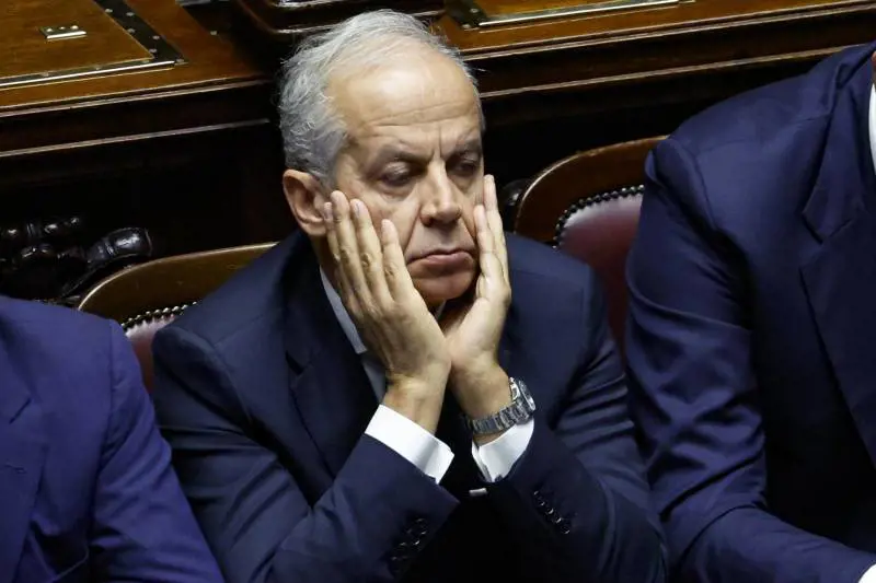 Svolta al Viminale con Piantedosi: due navi delle Ong sono fuori legge