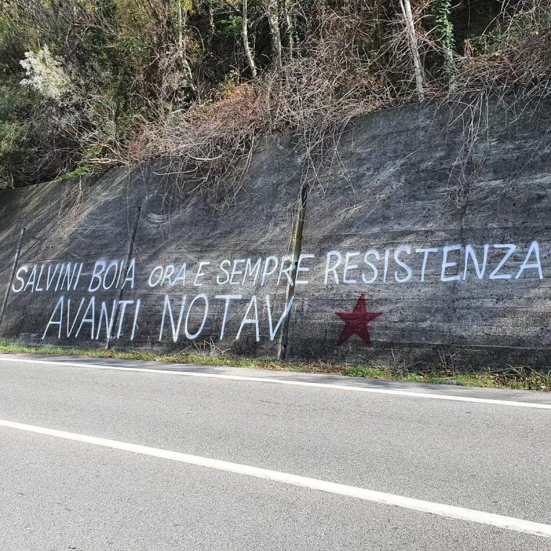 "Salvini boia", gli antagonisti indicano il nuovo bersaglio