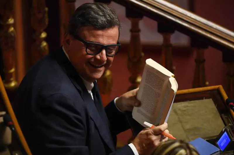 Tempi allungati dalle richieste di Pd, M5s e Calenda. Testo in Aula domani