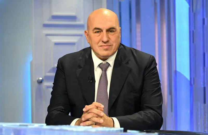 "Demenziale", "Solo demagogia". Sinistra in tackle, Crosetto la zittisce