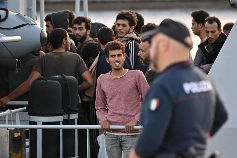 Migranti, le tre rotte nel mirino: cosa farà il nuovo governo