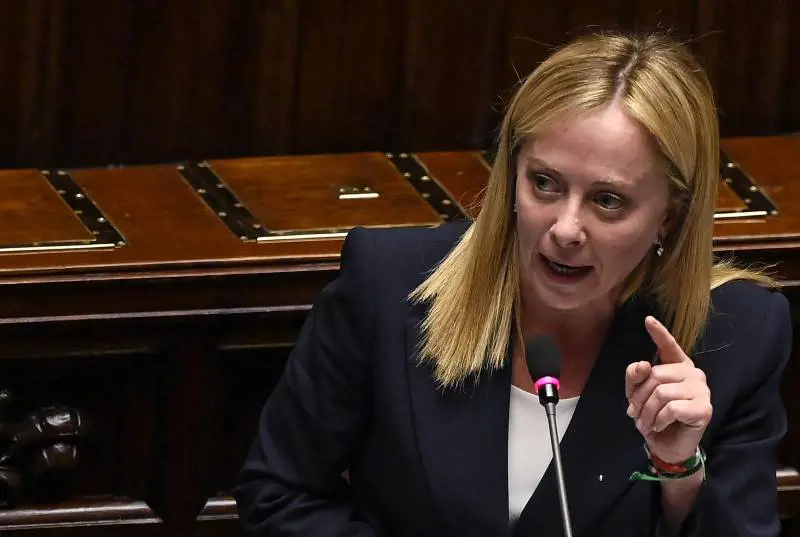 Caccia alle risorse per tasse più basse e pensioni flessibili. Si parte dai bonus e si spera nel Pil