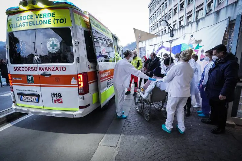 Medici No Vax, rientro nel caos. Sono pagati ma non lavorano