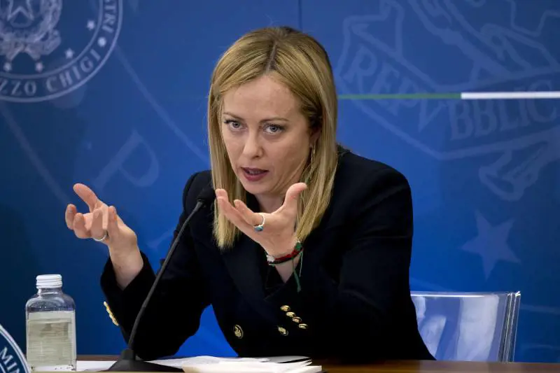 La confessione segreta di Meloni, Al Bano scrive a Putin e Letta: quindi, oggi...