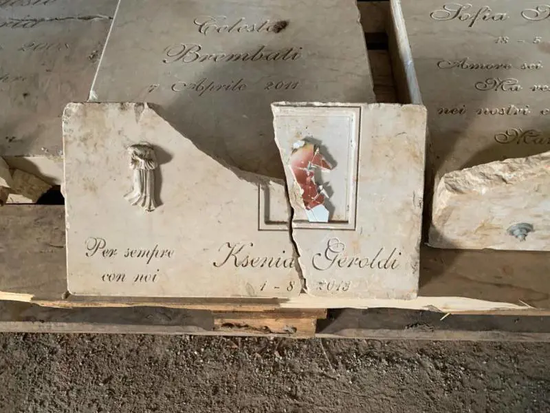 "Vilipendio delle tombe", la procura indaga sul Verano