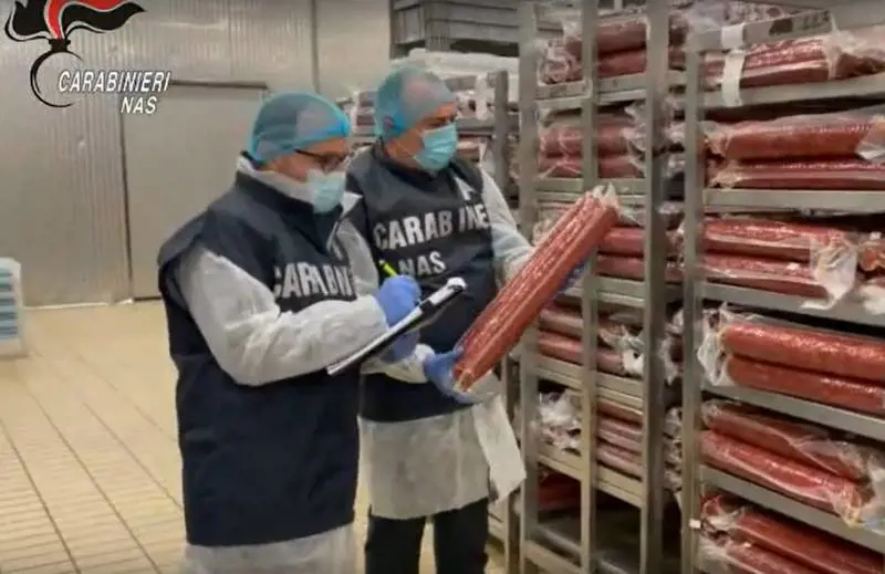 Allarme Listeria, controlli a tappeto: il 30% delle aziende non è a norma