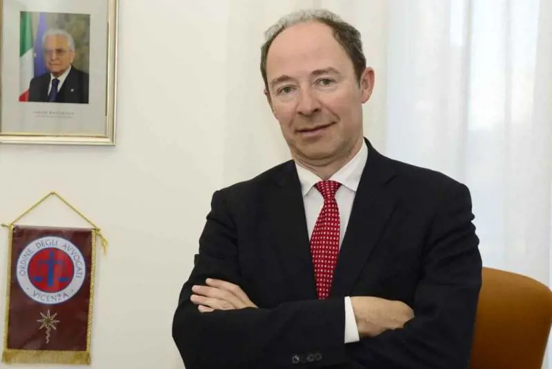 Periferie, amianto e omicidio Cesaroni. Solita pioggia di commissioni d'inchiesta