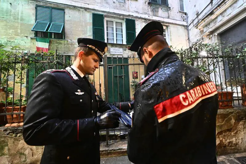 "Ha urlato insulti razzisti prima di scoccare la freccia"