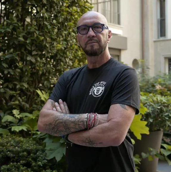 Zenga e Roberto Carlos insieme per aiutare i nuovi talenti del calcio (in tutto il mondo)