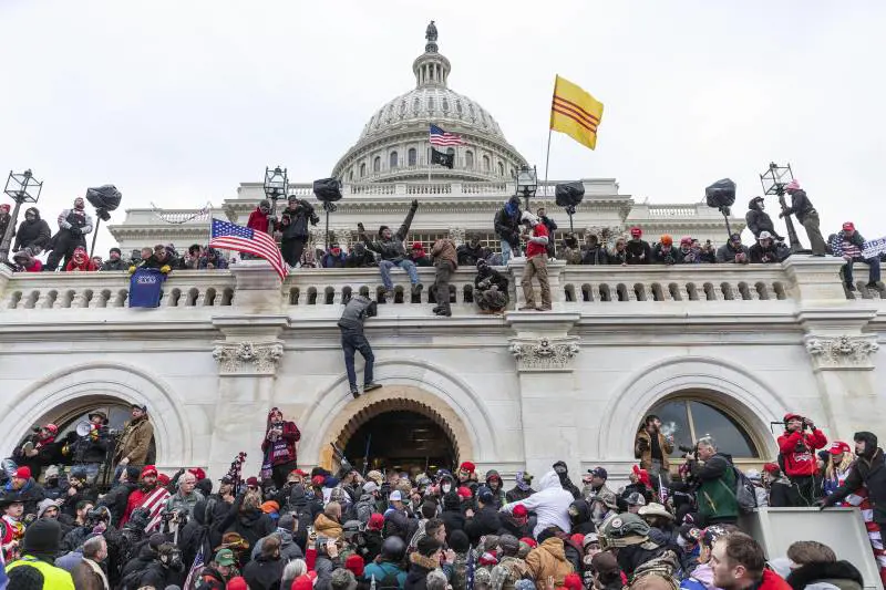 "Assalteranno il Congresso". Ma l'Fbi ignorò la soffiata: il giallo