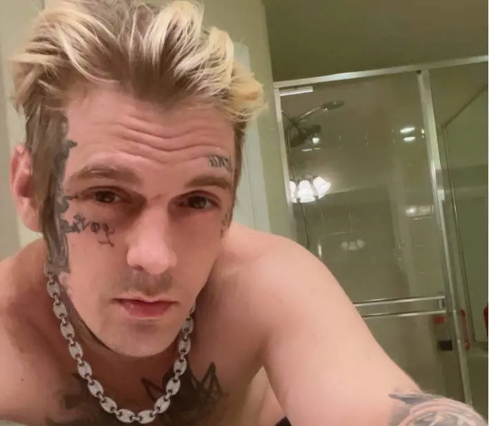 Trovato morto in casa il rapper Aaron Carter
