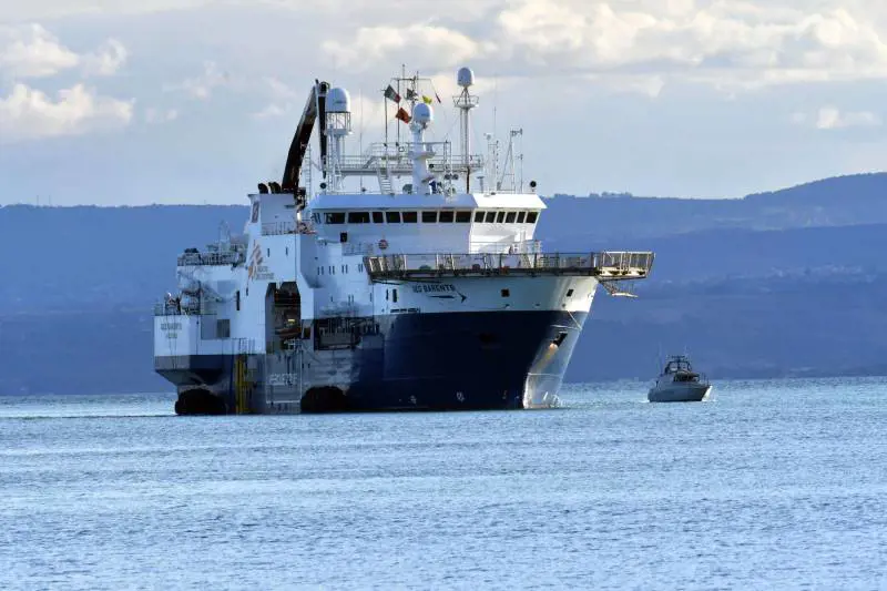 "Torniamo in mare". Ong pronte a ripartire, ma il governo ha un piano per fermarle