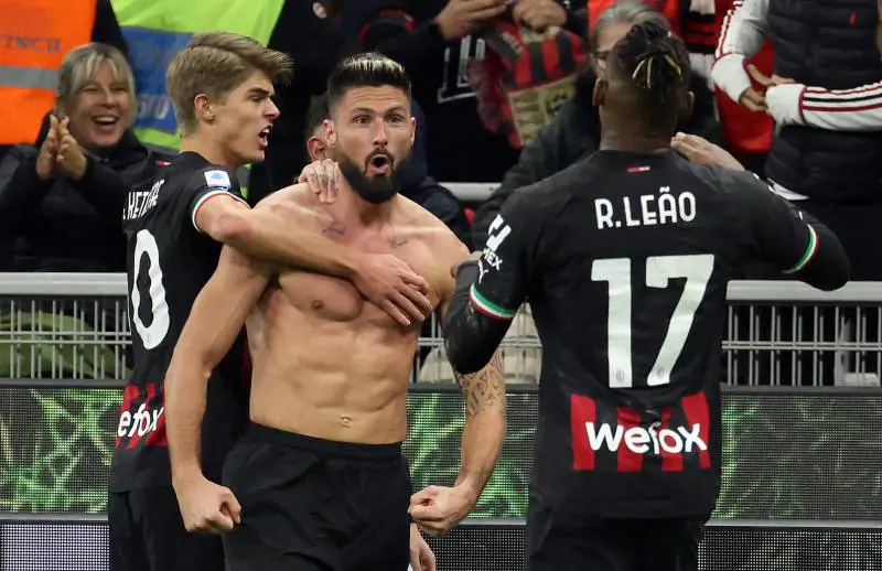 Il Giroud "descamisado". Un teenager nascosto nel campione di 36 anni