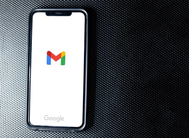 Avete un account Gmail: occhio alla nuova truffa con l’intelligenza artificiale 