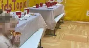 Nessuno alla sua festa dei 3 anni: il video della mamma diventa virale