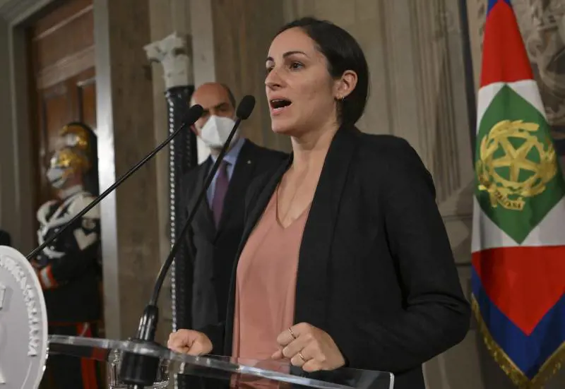 "Colpa delle trivelle volute da Meloni". L'assurdo complottismo 5s sul terremoto