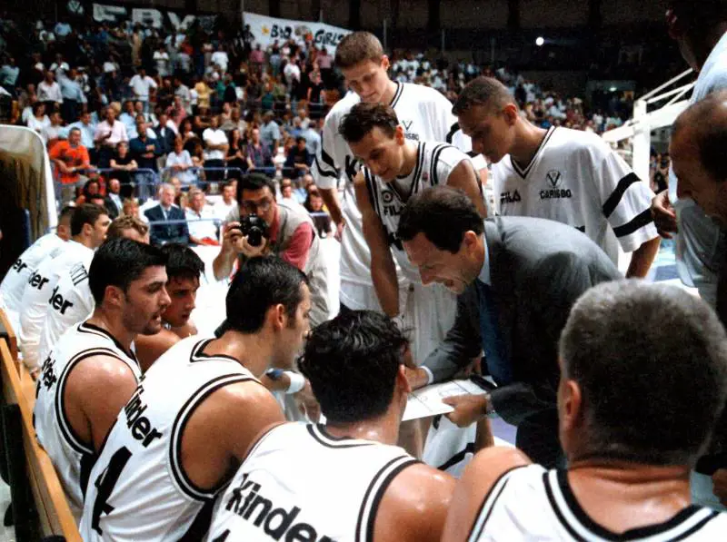 Ettore Messina, attuale coach di Milano, ai tempi della grande Kinder Bologna