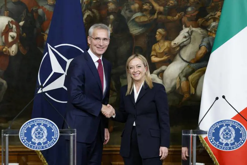 "Nato vigile sul fronte Sud". La promessa di Stoltenberg a Meloni