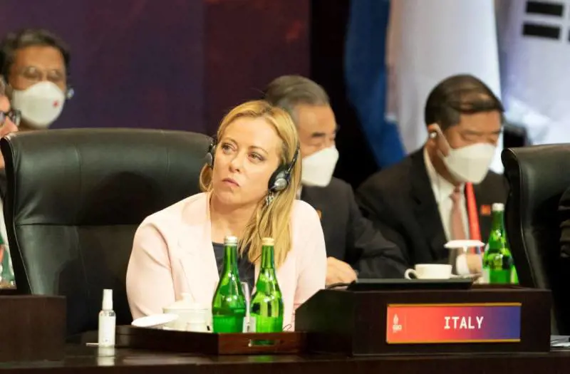 “La vita è tornata alla normalità”. Meloni certifica il post Covid