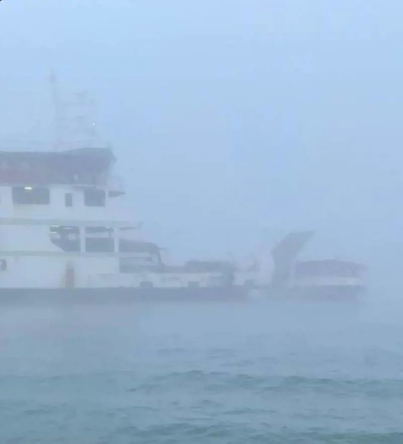 Paura a Venezia, scontro tra un ferry boat e un battello