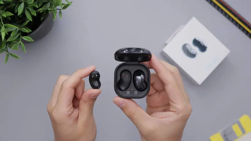 Cuffie e auricolari senza fili: 6 modelli in offerta su Amazon per il Black Friday