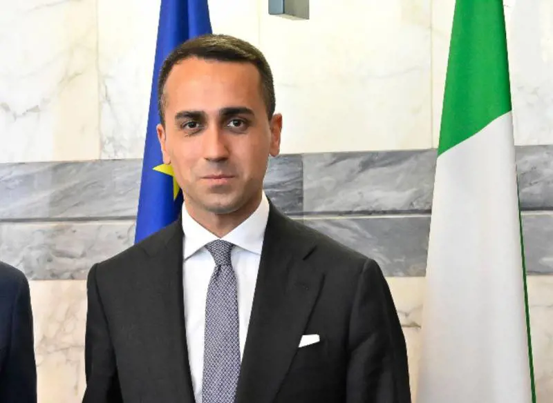 Di Maio si sveglia: "M'hanno silurato", il filo spinato di Sala e Hamas: quindi, oggi...