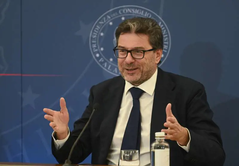 Assegno unico, spunta l'Isee. Grandi opere, Salvini accelera per Tav e Ponte sullo Stretto