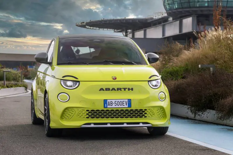 Nuova Abarth 500e: lo Scorpione diventa elettrico 