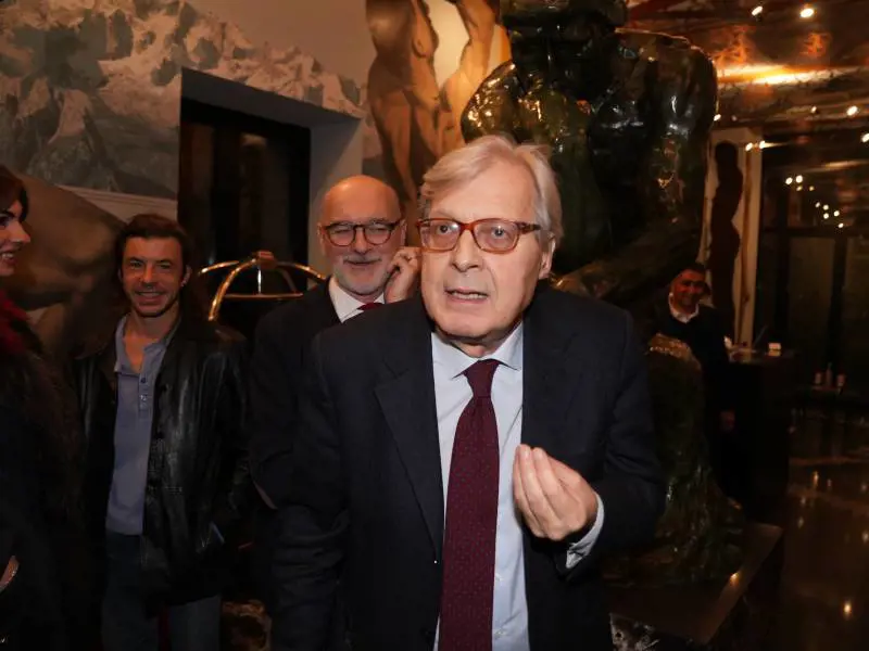 "Come dei mafiosi". La furia di Sgarbi contro gli eco-vandali