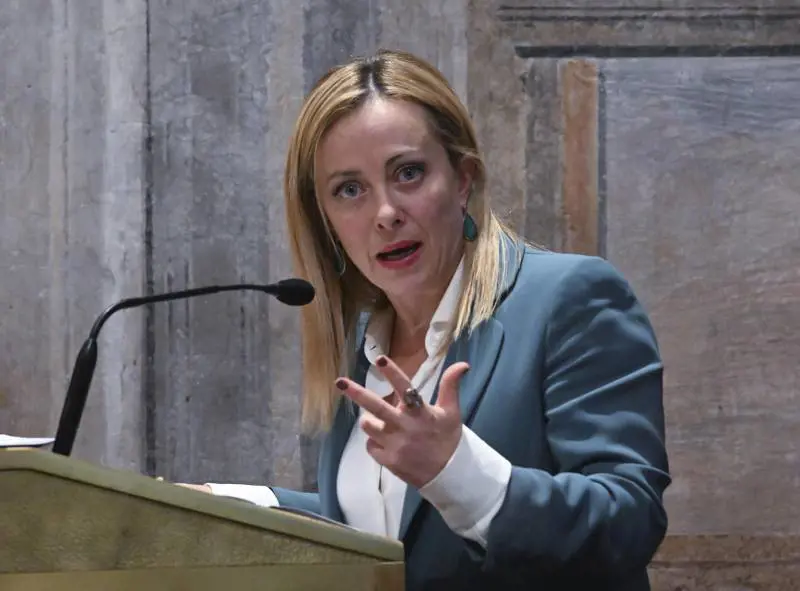 Primi passi fragili e litigi inutili