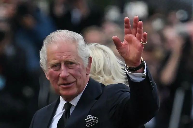 "Lo staff è angosciato". Re Carlo pensa a nuovi tagli per Windsor