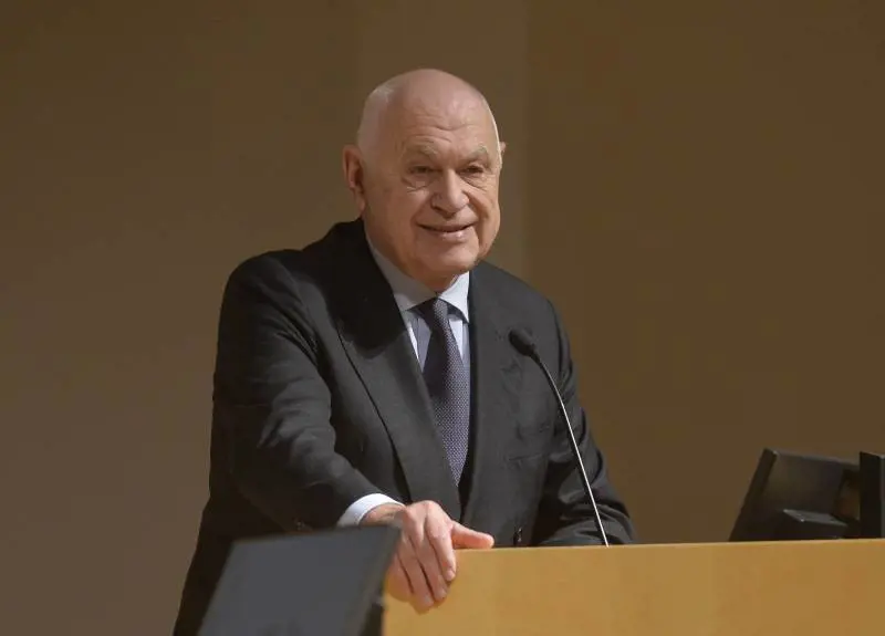 Nordio sfida le toghe sulle intercettazioni. "Care e spesso inutili"