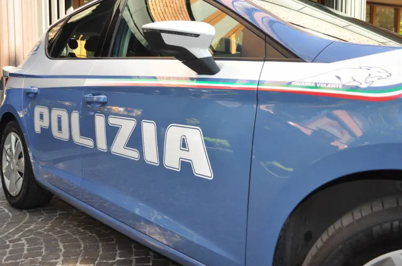 La pistola e la fuga in scooter: così il manager è stato derubato del suo orologio di lusso