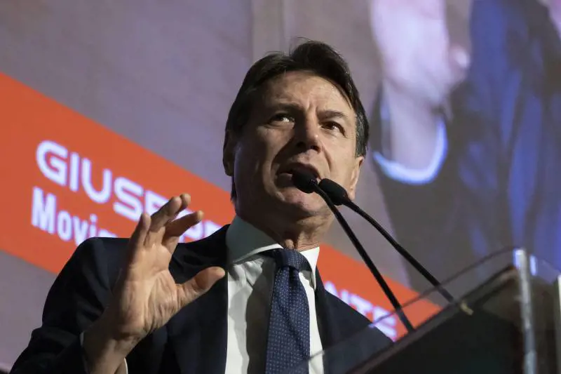 Da premier a Masaniello
