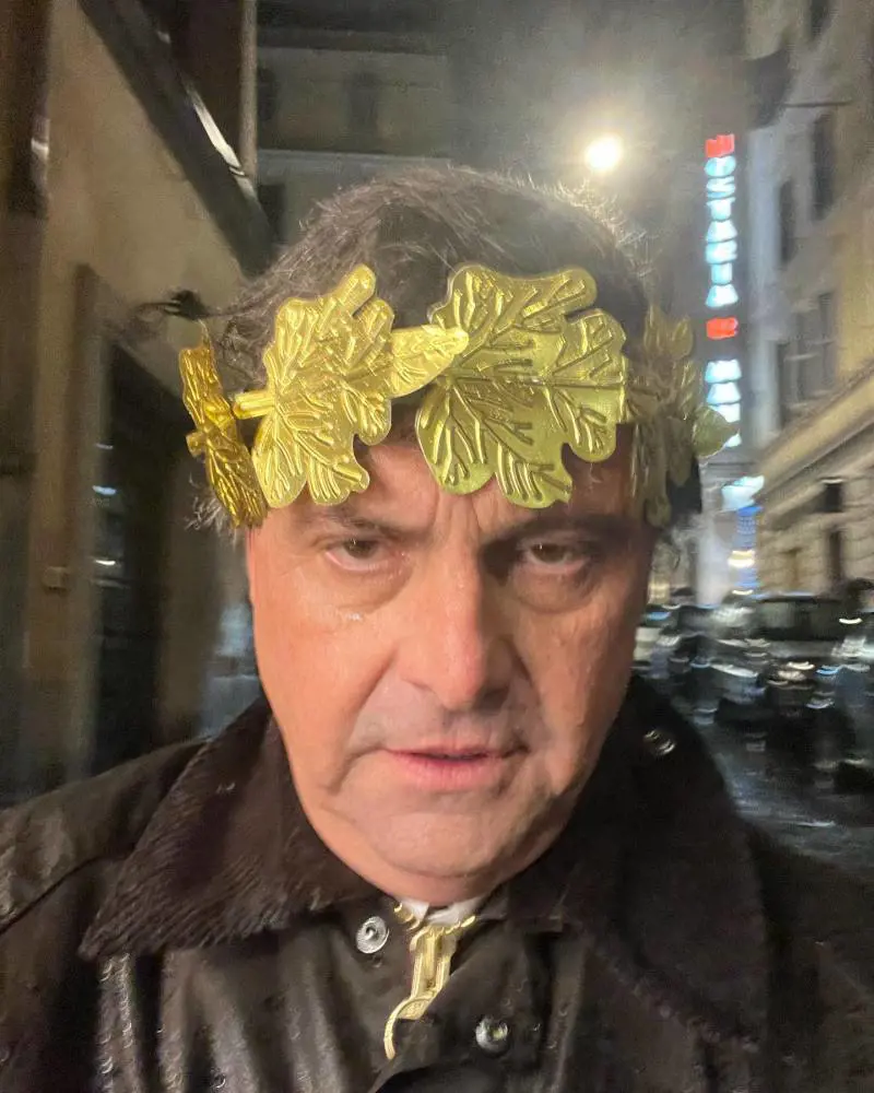 "Trascinato a una festa sotto un nubifragio". Lo sfogo di Calenda su Facebook