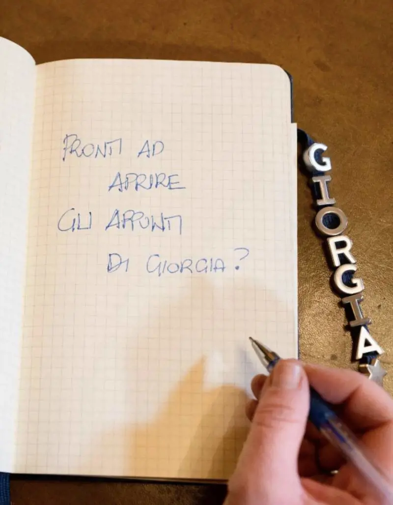 Il post criptico sugli appunti. Poi Meloni spiega cosa significano