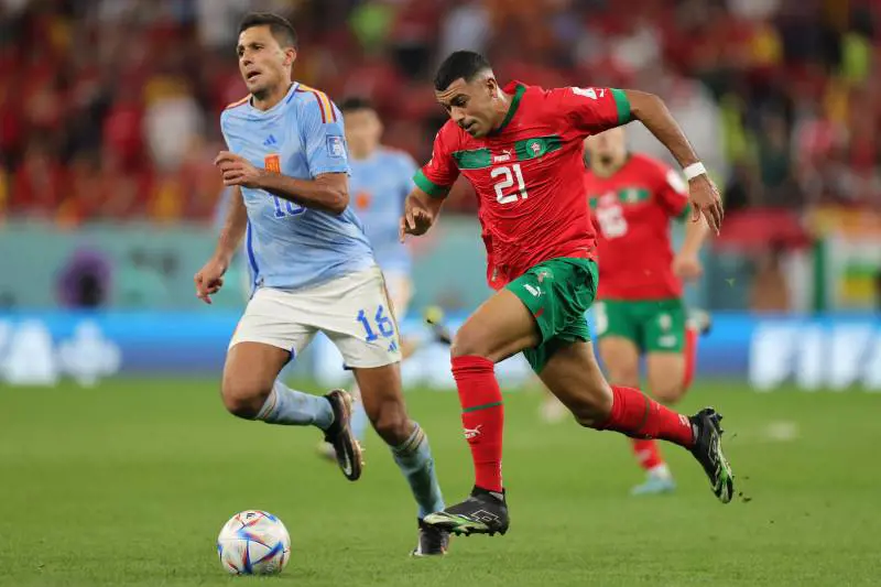 Cheddira vede "rosso" solo in campo; fa ricco il Bari con i rimborsi mondiali