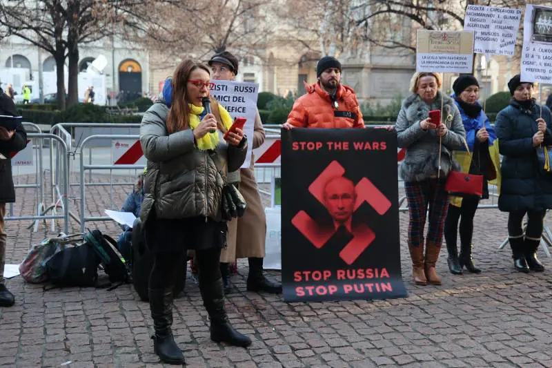 "Propaganda filorussa". Alla Prima della Scala la protesta degli ucraini