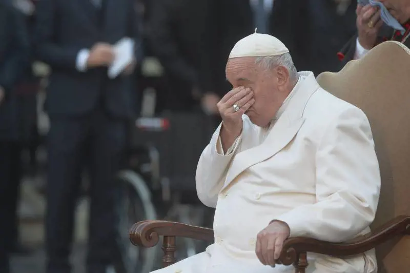 "Per la pace del popolo ucraino...". Il Papa si commuove durante la preghiera