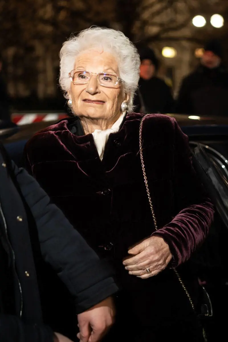 Minacce alla senatrice Segre: la procura di Milano apre un'inchiesta