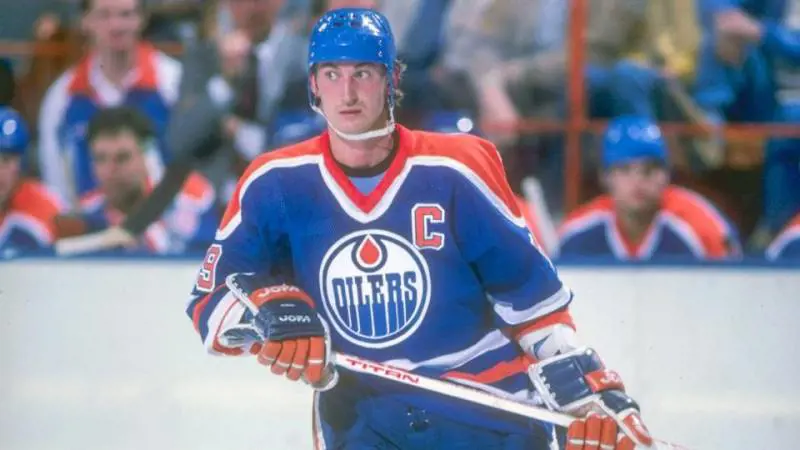 Wayne con la maglia degli Oilers