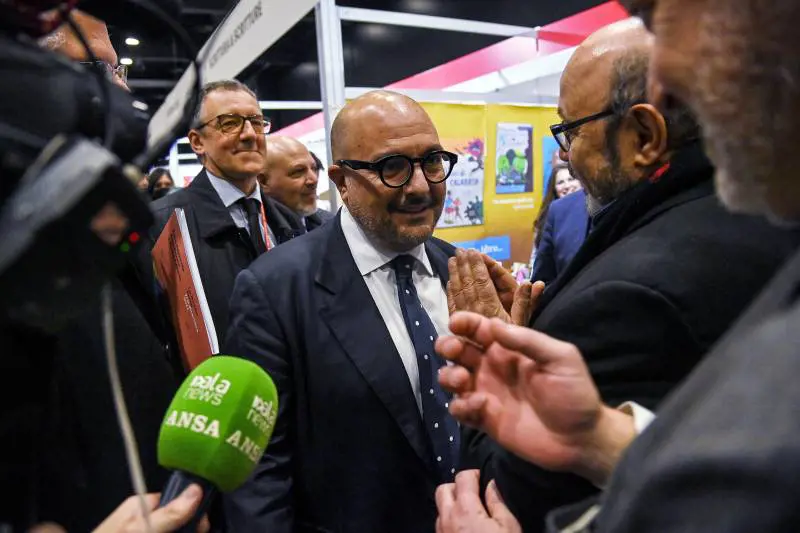 "Non è stata abolita". Il ministro smaschera la propaganda su 18app