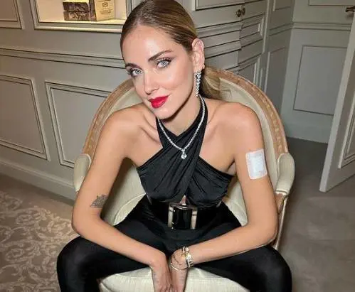 "Il cerotto sul braccio...". Cosa è successo a Chiara Ferragni